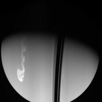 20110104121418-tormenta-planeta-anillos.jpg